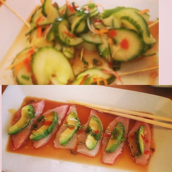 Снимок сделан в Sushi Brokers пользователем Becca @GritsGal 8/17/2013