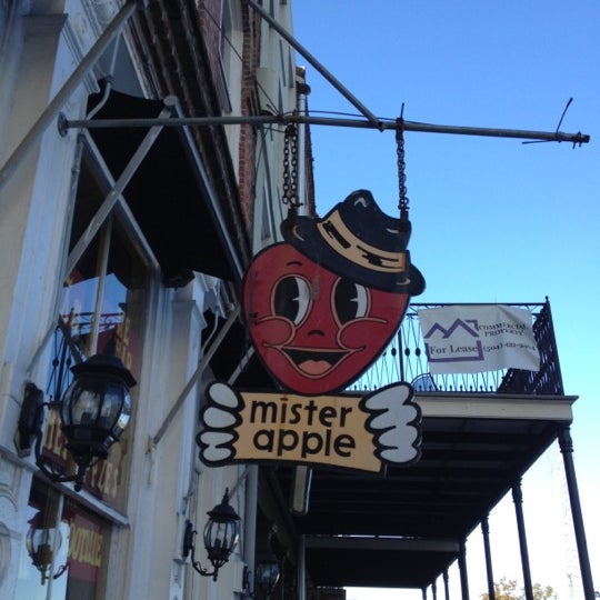 11/18/2012 tarihinde Chewyziyaretçi tarafından Mister Apple Candy Store'de çekilen fotoğraf