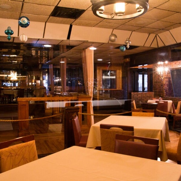 3/7/2013에 John J.님이 J&#39;s White Elephant - Banquet Center &amp; Lounge에서 찍은 사진