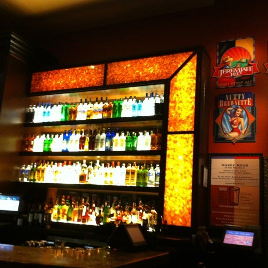 Снимок сделан в BJ&#39;s Restaurant &amp; Brewhouse пользователем Alyssa 11/1/2012