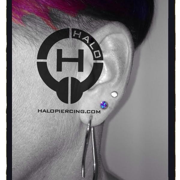 Foto tomada en Halo Piercing &amp; Jewelry  por Halo Piercing &amp; Jewelry el 11/5/2014