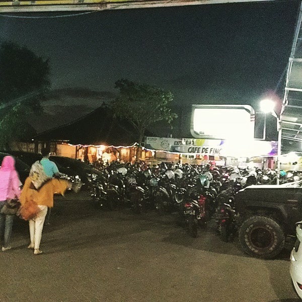 Photo taken at SAS Cafe &amp; Resto by Agung S. on 6/26/2015