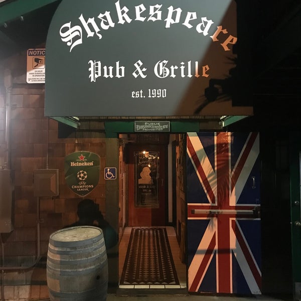 รูปภาพถ่ายที่ Shakespeare Pub &amp; Grille โดย Doug M. เมื่อ 12/19/2019
