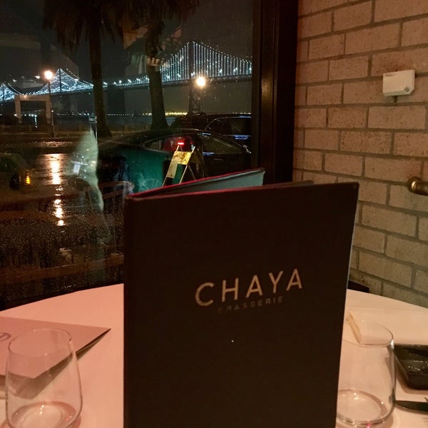 รูปภาพถ่ายที่ Chaya Brasserie โดย Sasha เมื่อ 3/5/2017