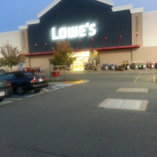 Lowe's Home Improvement Hardware Store in Chantilly