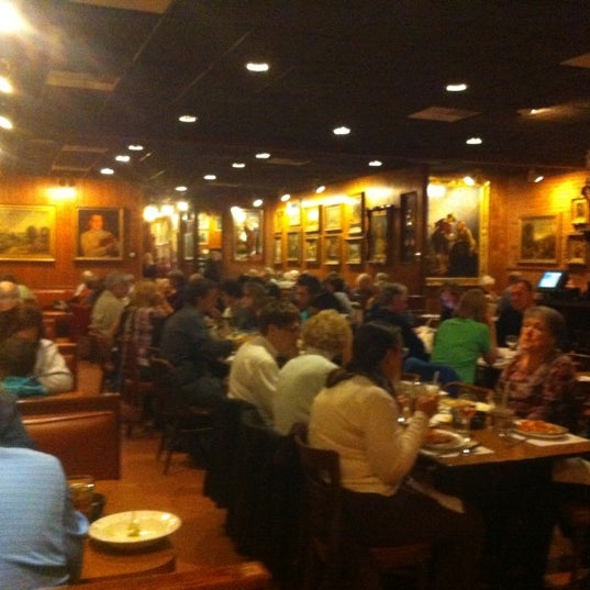 Das Foto wurde bei Little Venice Restaurant von Greg K. am 10/21/2012 aufgenommen