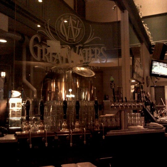 รูปภาพถ่ายที่ Great Waters Brewing Company โดย Cayman เมื่อ 11/24/2012