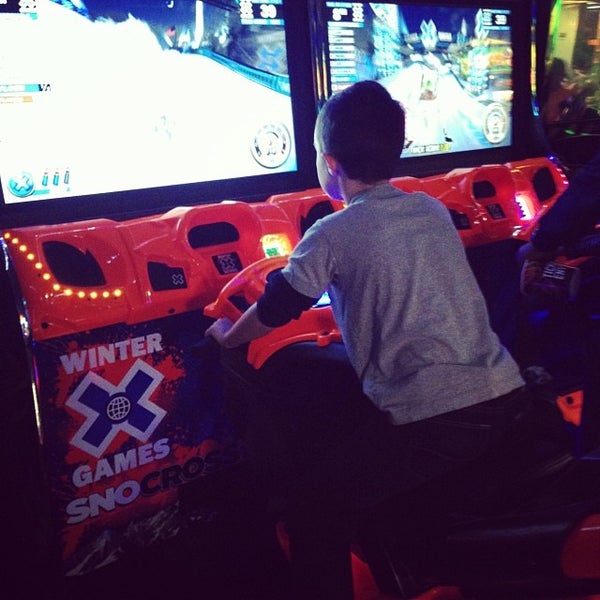 Photo taken at Dave &amp; Buster&#39;s by Aaron on 12/28/2013