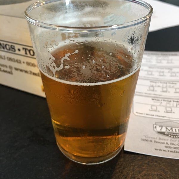 Foto tirada no(a) 7 Mile Brewery por Kevin em 6/9/2018