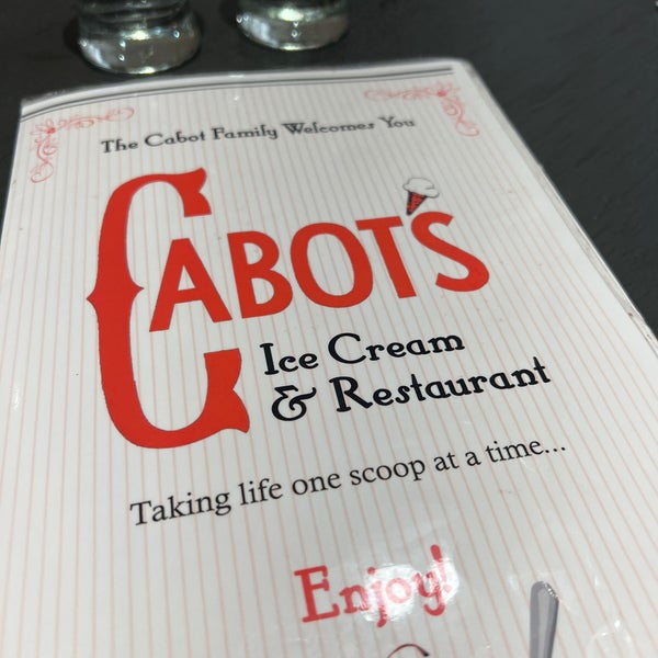 Photo taken at Cabot&#39;s Ice Cream &amp; Restaurant by Ariff G. on 11/26/2022