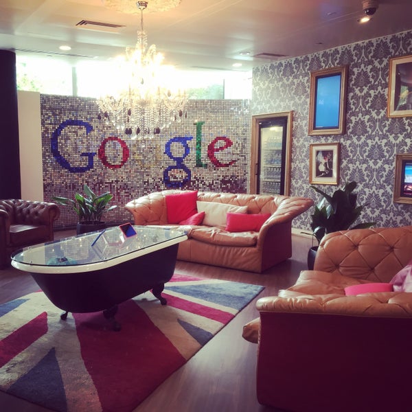 Photo taken at Google UK by Shirley L. on 8/11/2015