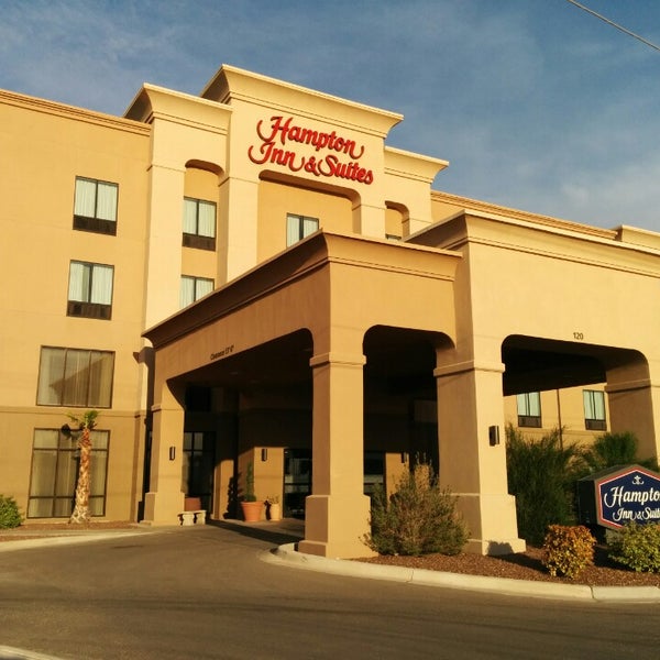 Photo taken at Hampton Inn &amp; Suites by Marty F. on 4/10/2014