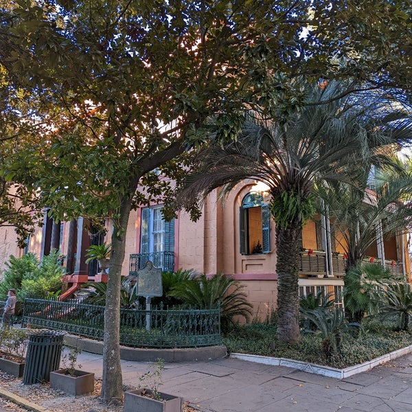Foto tirada no(a) Sorrel Weed House - Haunted Ghost Tours in Savannah por Marty F. em 12/27/2021