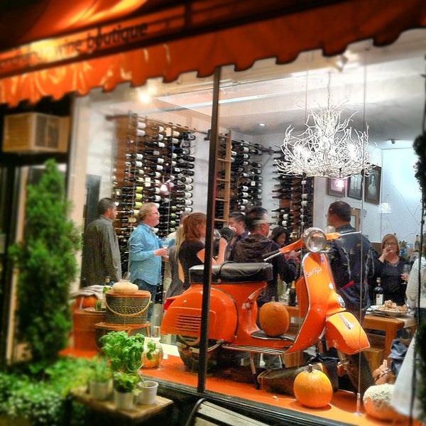 Photo taken at Biondivino Wine Boutique by Marc W. on 10/13/2012