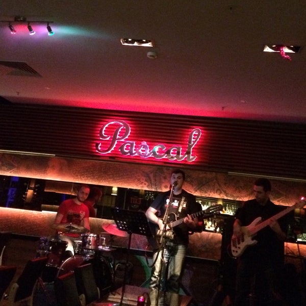 Foto tirada no(a) Pascal Cafe &amp; Bistro por Eren G. em 11/15/2014