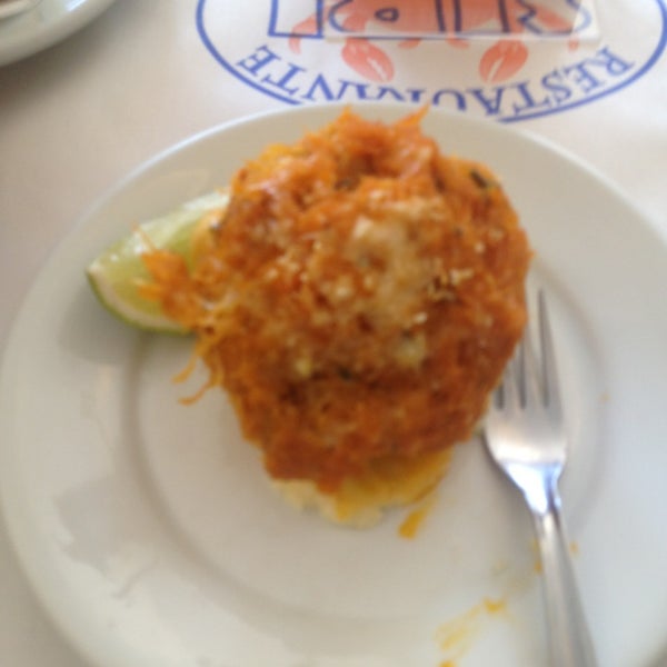 Foto diambil di Restaurante Siri oleh Vinicius S. pada 2/11/2013