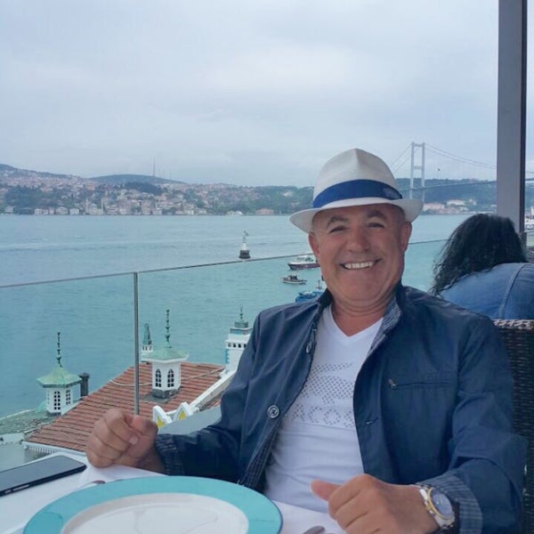 Das Foto wurde bei Mavi Balık Restaurant von Yusuf am 5/22/2016 aufgenommen