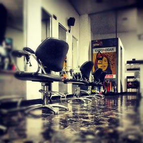 8/25/2013 tarihinde Mariano Parisi - Hair &amp; Makeup - Barberziyaretçi tarafından Mariano Parisi - Hair &amp; Makeup - Barber'de çekilen fotoğraf