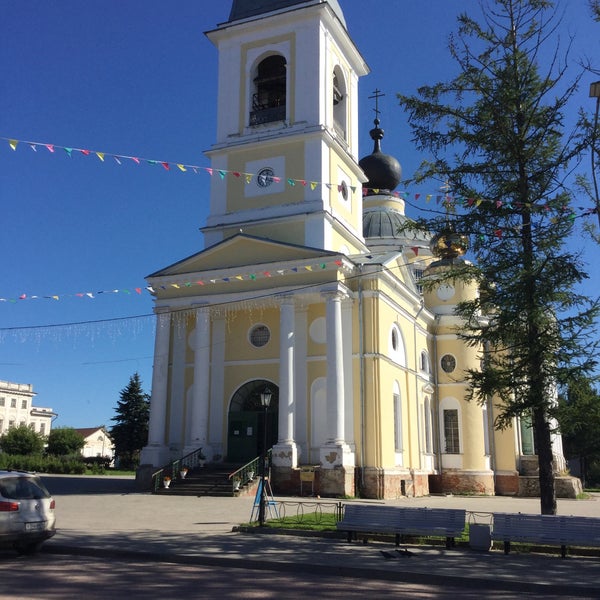 Колокольня Успенского монастыря с курантами