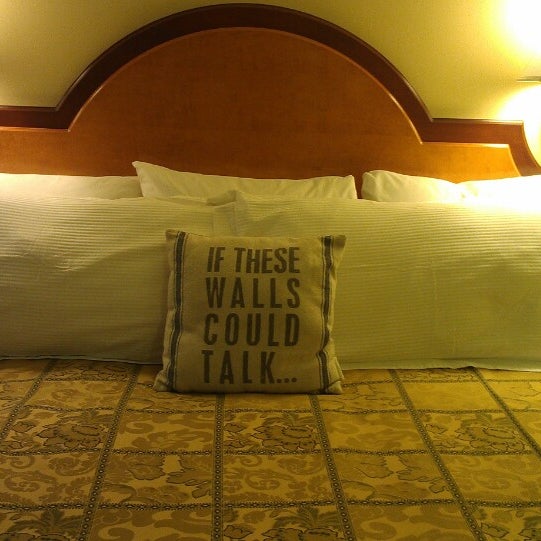Das Foto wurde bei Hotel Providence von Crystal A. am 2/21/2014 aufgenommen