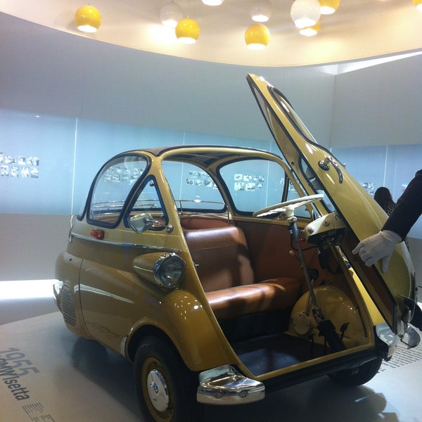 5/10/2013 tarihinde Аня Е.ziyaretçi tarafından BMW Museum'de çekilen fotoğraf