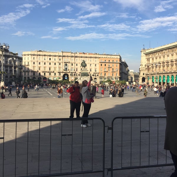 10/25/2017 tarihinde S K.ziyaretçi tarafından Piazza del Duomo'de çekilen fotoğraf