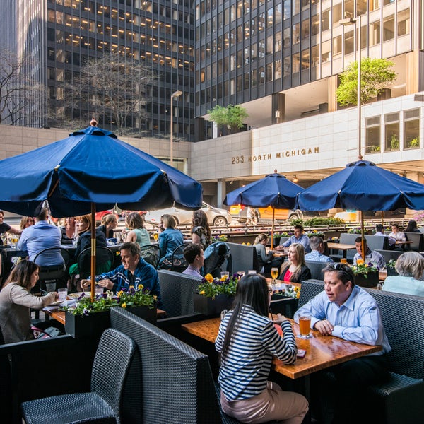sweetwater-tavern-grille-american-restaurant-in-chicago