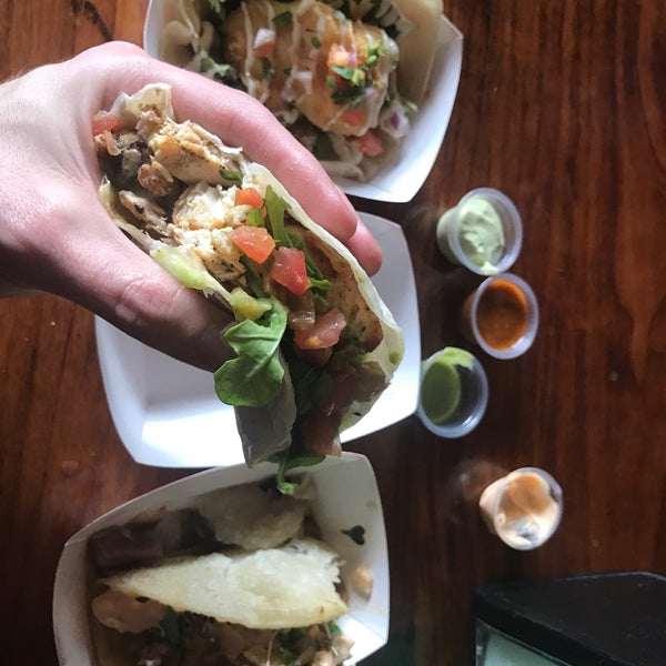 2/10/2017 tarihinde Michael J.ziyaretçi tarafından City Tacos'de çekilen fotoğraf