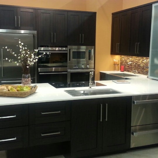 Hahn Appliance Warehouse - 1 tip from 56 visitors