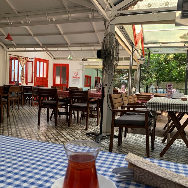 รูปภาพถ่ายที่ Küfe Restoran โดย Tahsin เมื่อ 7/31/2019