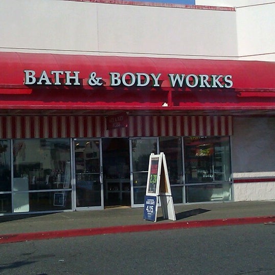 Bath & Body Works Cosmetics Shop in Central