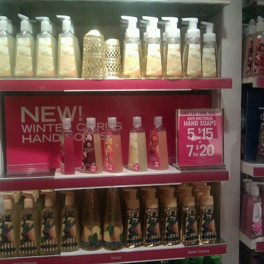 Bath & Body Works Cosmetics Store in Central