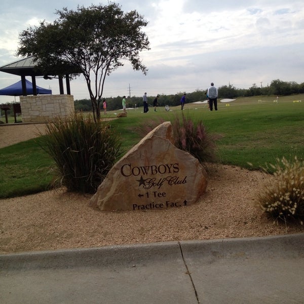Foto diambil di Cowboys Golf Club oleh S Maria B. pada 10/26/2013