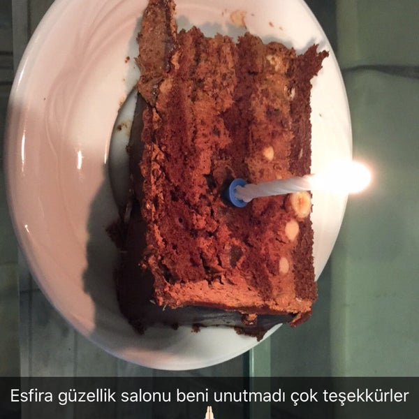 Снимок сделан в Esfira Kuaför ve Güzellik Salonu пользователем BAŞAK. T 6/3/2016