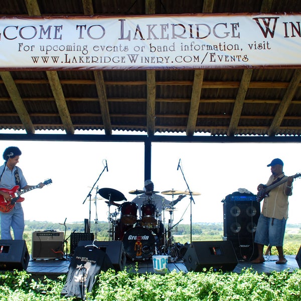 Foto tirada no(a) Lakeridge Winery &amp; Vineyards por Lakeridge Winery &amp; Vineyards em 9/3/2013