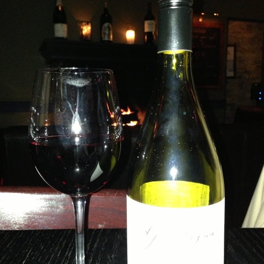 11/13/2012 tarihinde Brian G.ziyaretçi tarafından DOC Wine Bar'de çekilen fotoğraf