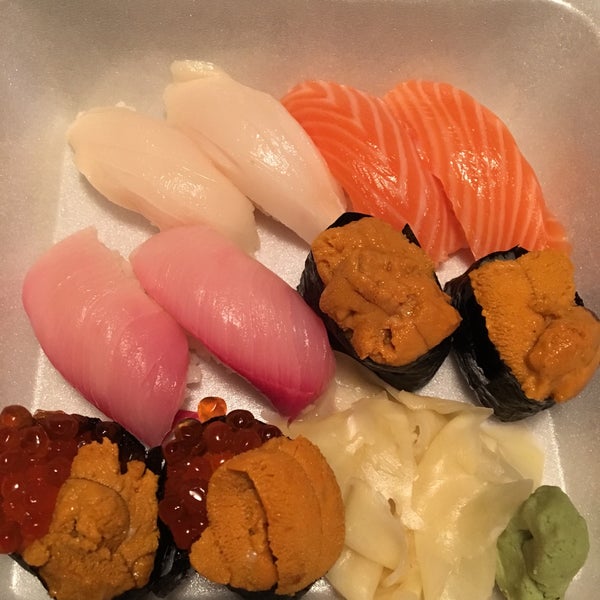 Foto diambil di Wild Wasabi Japanese Cuisine oleh Tiahna H. pada 4/7/2017