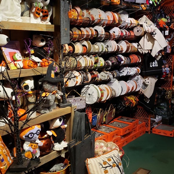 Photos at Callahan's Nautical Gifts of Calabash 23 tips from 1519