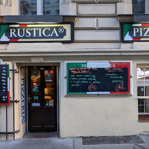 Das Foto wurde bei Restaurant Rustica von Peter K. am 10/31/2021 aufgenommen