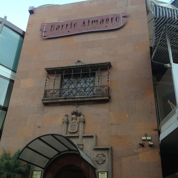3/6/2013 tarihinde Fany P.ziyaretçi tarafından Barrio Almagro'de çekilen fotoğraf