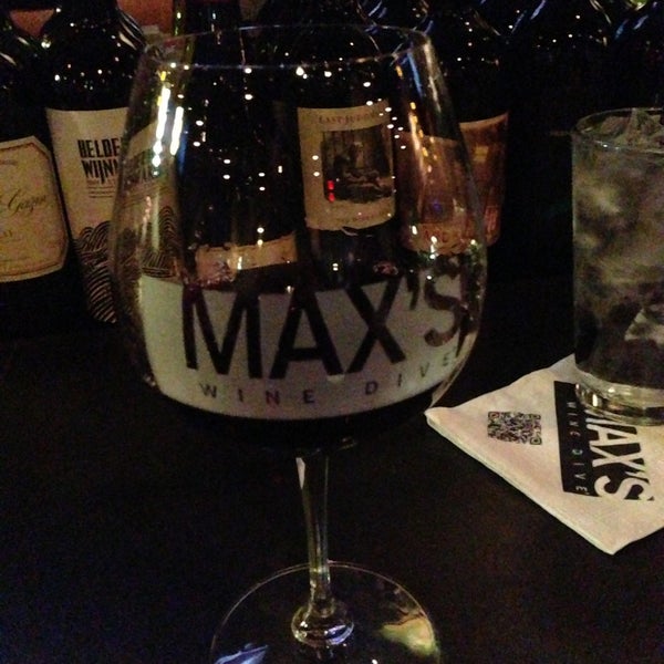 Снимок сделан в MAX&#39;s Wine Dive Dallas пользователем Michelle B. 4/21/2013