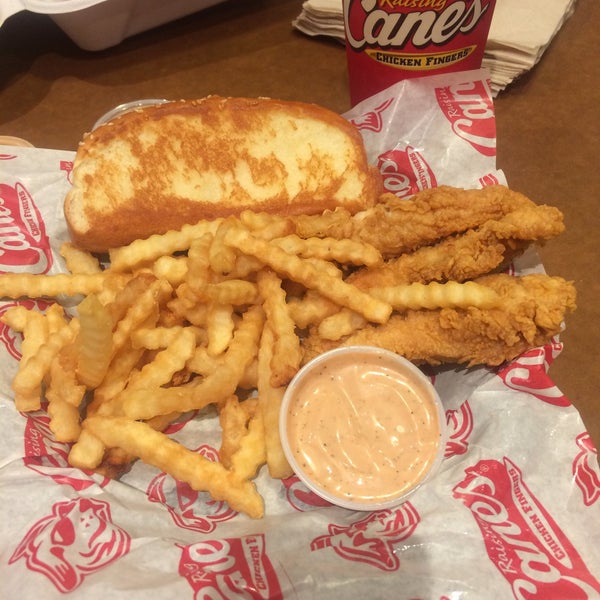 Photo taken at Raising Cane&#39;s Chicken Fingers by Close🚫🚫❌❌ on 8/9/2017