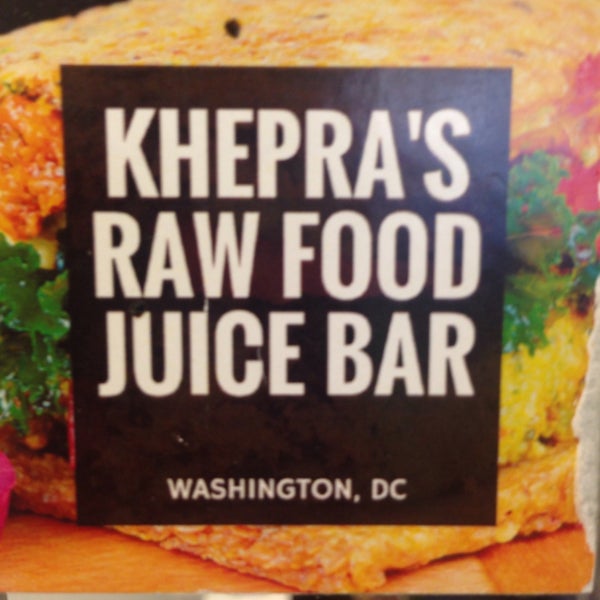Foto tomada en Khepra&#39;s Raw Food Juice Bar  por Ev el 5/29/2017