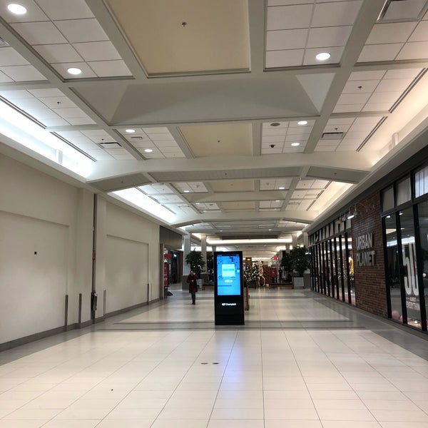 Champlain Place 477 Paul St.