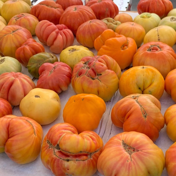 Foto tirada no(a) Ferry Plaza Farmers Market por David H. em 7/24/2022