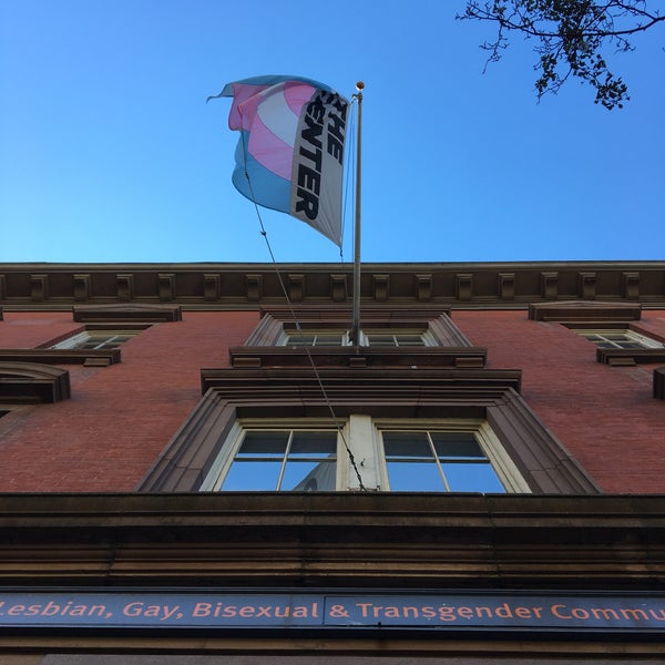 10/2/2017 tarihinde David H.ziyaretçi tarafından The Lesbian, Gay, Bisexual &amp; Transgender Community Center'de çekilen fotoğraf