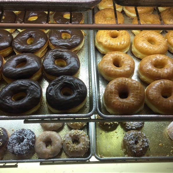 1/19/2018에 David H.님이 Happy Donuts에서 찍은 사진