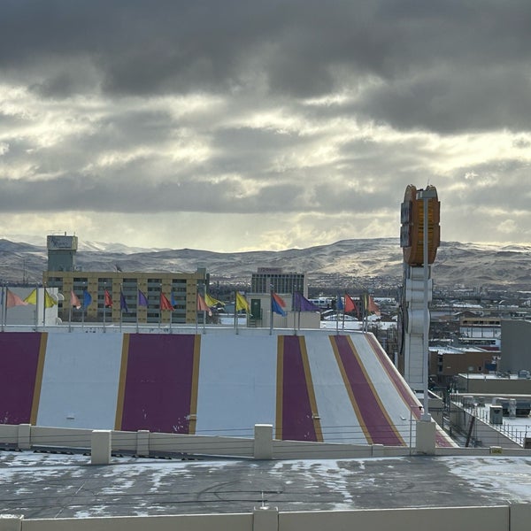 Foto diambil di Circus Circus Reno Hotel &amp; Casino oleh David H. pada 4/5/2023