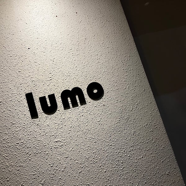 Foto diambil di LUMO Bar &amp; Restaurant oleh Julie P. pada 2/16/2022