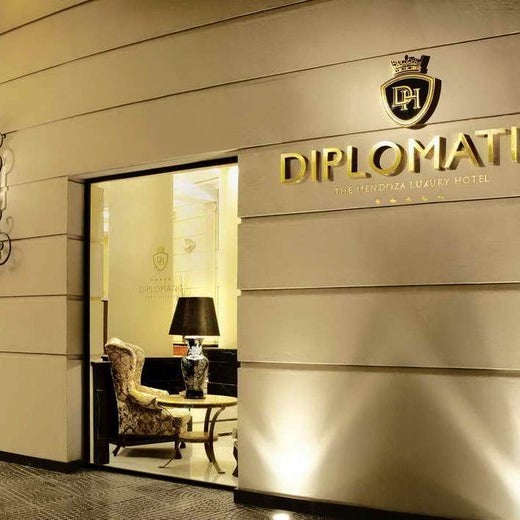 Photo prise au Diplomatic Hotel par Diplomatic Hotel le3/18/2014